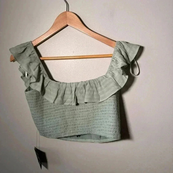 NWT LULUS SAGE GREEN PUFF SLEEVE CROPPED TOP  L - Picture 5 of 5